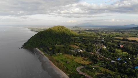 Ocean waves on the beach Stock Footage 107450627