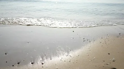 Ocean waves into the beach horizontal view Video stock 46061803