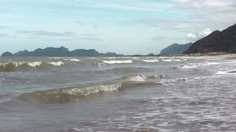 Ocean waves on beach in Thailand. Stock Footage 231013363