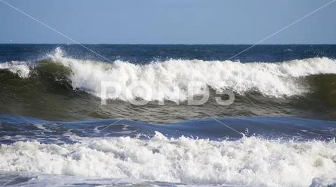 Stock Photograph: Ocean waves at Carolina Beach #142836787