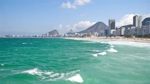 Ocean waves - Copacabana Beach In Rio 库存影片 67394071