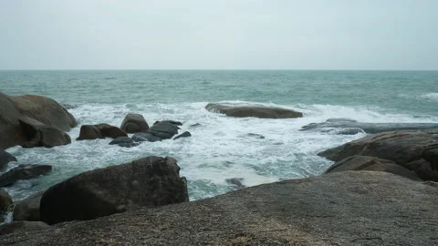 Ocean waves crashing an empty rocks Stock Footage 143074061