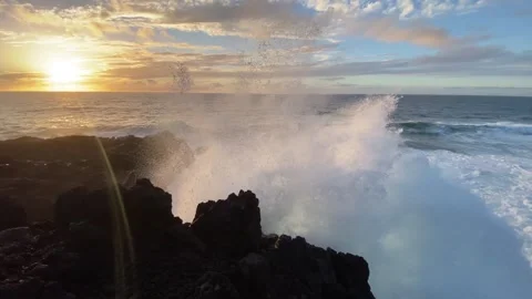 Ocean Waves Crashing Lava Cliffs Los Hervideros Lanzarote Sunset 動画素材 331268516