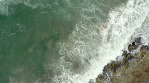 Ocean waves crashing on the rocks Stock-Footage 50854358
