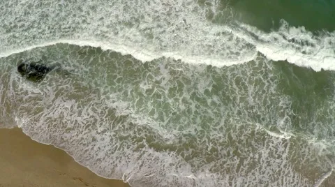 Ocean waves crashing on the shore Video stock 50806816