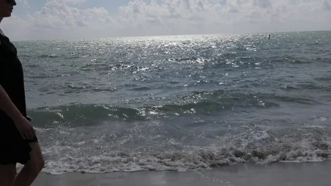 Ocean Waves crashing on the Shore Video stock 83972489