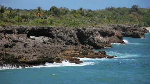 Ocean waves crushing coastline Stock Footage 56730791