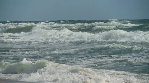 Ocean waves driven by Strong Wind Video stock 12448488