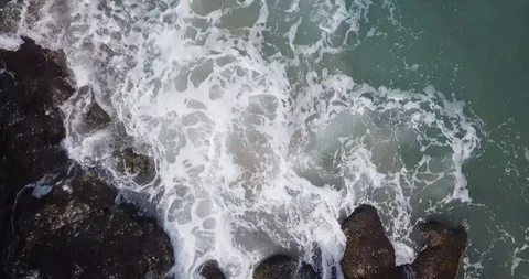 Ocean waves. Drone footage. Video stock 92929480