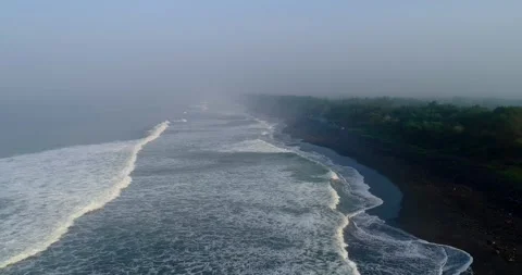 Ocean Waves Flowing Toward Shore in Calm Morning Light Video stock 332150096