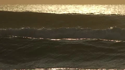 Ocean Waves in the Morning Vídeo Stock 11410098