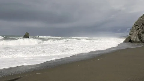 Ocean Waves on Oregon beach Stock Footage 70630182