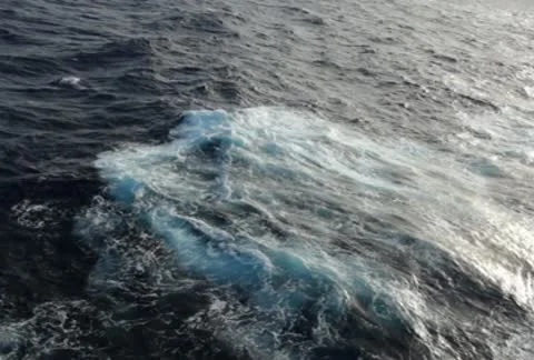 Ocean Waves Passing 08 SD Stock-Footage 10344450