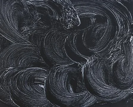 Ocean waves pattern made of detergent soap bubbles on blackboard Foto stock
