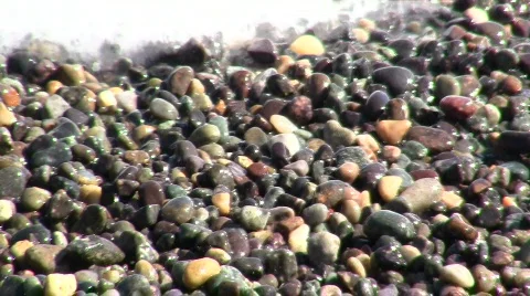 Ocean waves on pebbles V4 - HD Vídeo Stock 779312