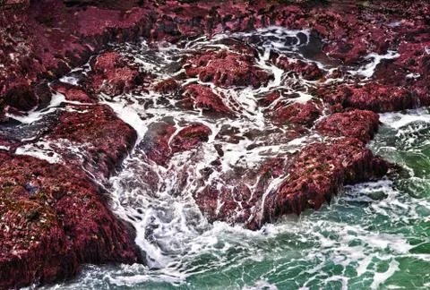 Ocean waves on rocks Foto stock