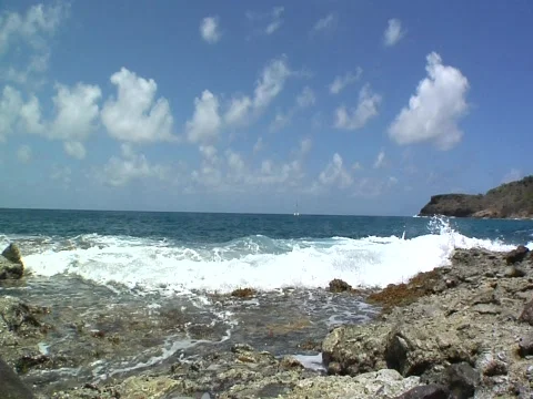 Ocean waves rollling to camera Stock Footage 708961