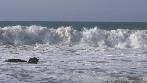 Ocean Waves in slow motion Stock Footage 82594864