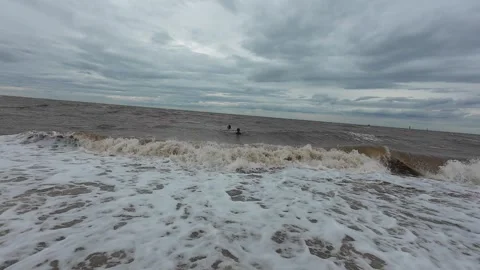 Ocean Waves at Snettisham Beach Stockbeeldmateriaal 314974060