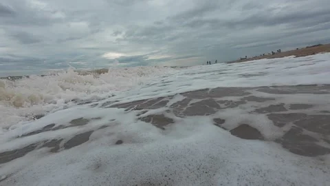 Ocean Waves at Snettisham Beach Stockbeeldmateriaal 314974141