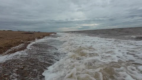 Ocean Waves at Snettisham Beach Stockbeeldmateriaal 314974148