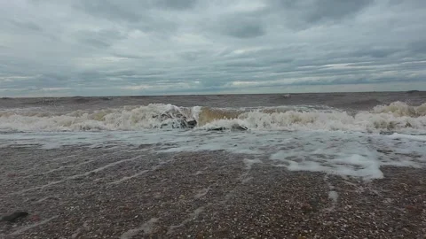 Ocean Waves at Snettisham Beach Stockbeeldmateriaal 314974243