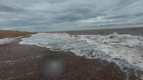 Ocean Waves at Snettisham Beach Stockbeeldmateriaal 314974364