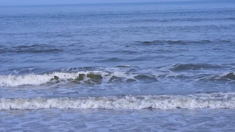 Ocean waves splashing at the beach in slow motion. Stock-Footage 94155159