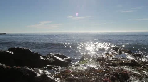 Ocean waves splashing on the rocks. Stock Footage 20528052