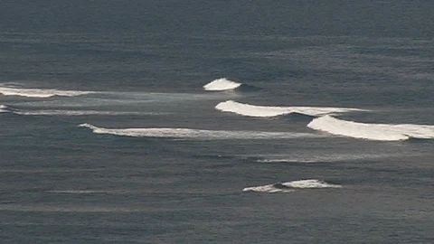 Ocean waves. Static side view of waves breaking C Stock Footage 102527884