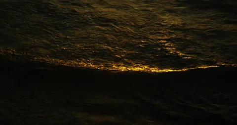 Ocean waves at sunset 스톡 동영상 139377652