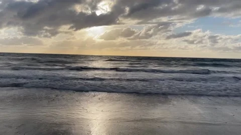 Ocean Waves at Sunset Видео 199301634