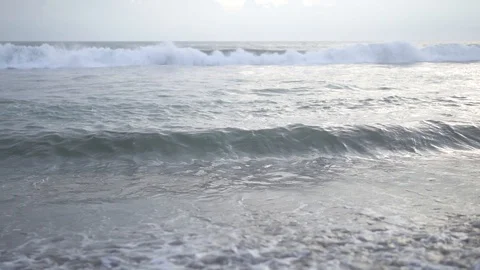 Ocean waves at sunset panorama 動画素材 127680252