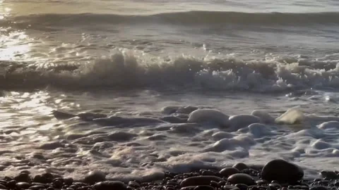 Ocean Waves with Swimmers Видео 199301619