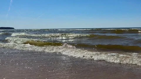 Ocean Waves Washing Ashore with White Sea Foam at Beach Stock-Footage 334367477