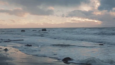 Ocean wind and waves in Vancouver near Wreck Beach Stock Footage 71227575