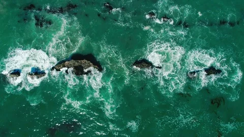 Oceanic waves are broken up into rocks. View from the top. Malibu, California. 動画素材 88678922