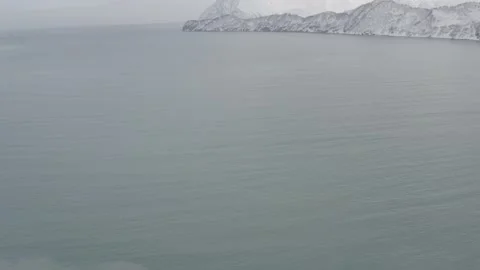 Ocean+Mountain Tilt Up 動画素材 188635304