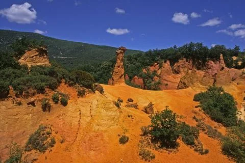 Ockerfelsen bei Rustrel Ockerfelsen bei Rustrel (License=RM) Copyright: xC... Stock Photos