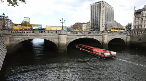 O'Connell Bridge Dublin Ireland. Video stock 7730676