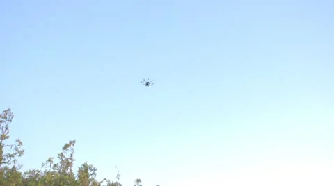 Octocopter Drone in mid flight Vídeo Stock 22218367