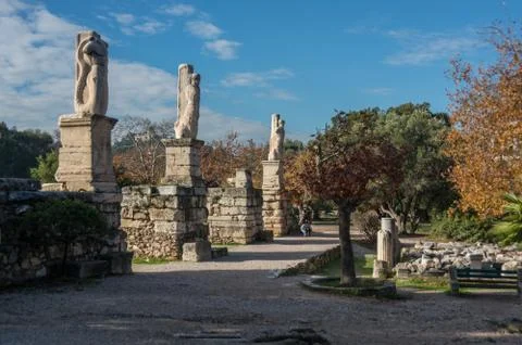 Odeon of Agrippa statues in the Ancient Agora of Athens, Greece Foto stock