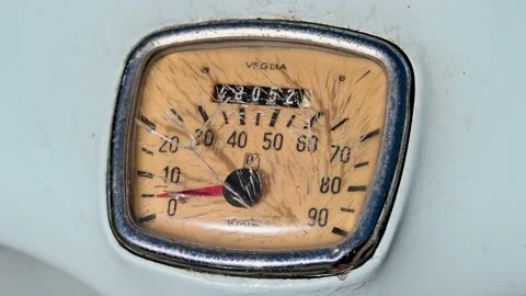 Odometer piaggio vespa 50 special Stock Footage 156600801