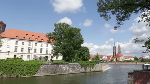 Odra river crossing Wroclaw. Video stock 63873549