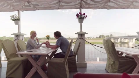 An offer of heart in a restaurant. Stock Footage 133313417