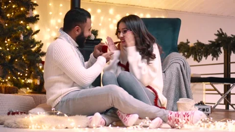 An offer of marriage. Vídeo Stock 144873937