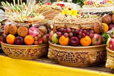 Offering in bali hindu temple 스톡 사진