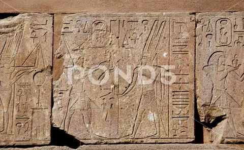 Offerings of bread, relief, Red Chapel or altar of repose, built by Hatshepsu Stock Photos