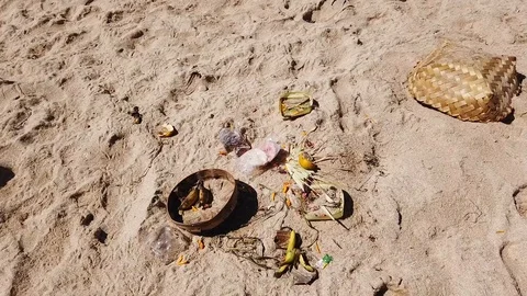 Offerings to the spirits of the sea Vidéo 108719761