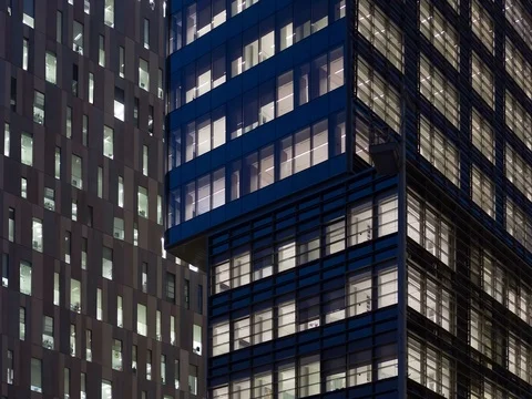 Office building at dusk. Vídeos de archivo 72776396